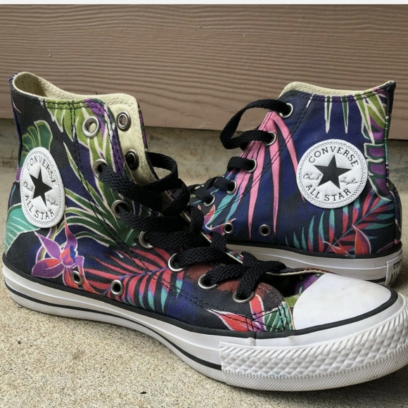 Converse - Picture 1 of 5